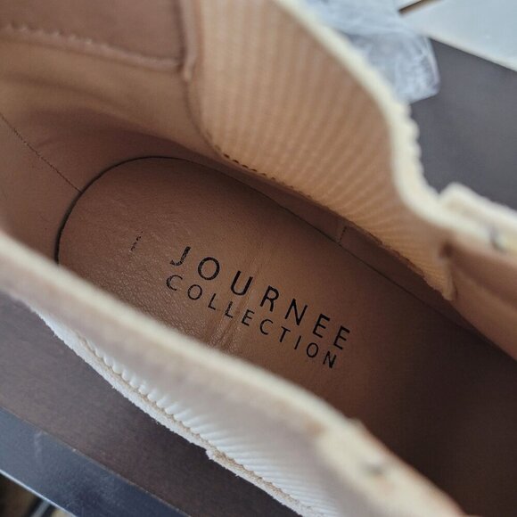 NEW Journee Collection Elitta Ivory Womens 10 Ankle Booties Faux Suede Pointed - Picture 7 of 10